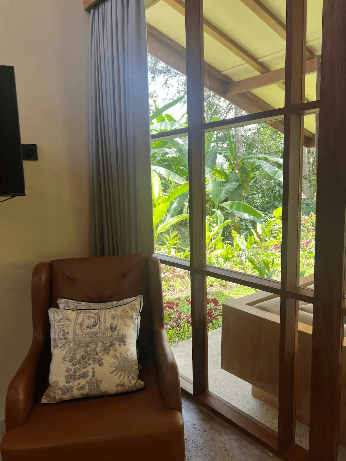 What Are the Best Bali Private Villas for Rent with Concierge Service Near Uluwatu and How Much Do They Cost? - Bali Luxury Management